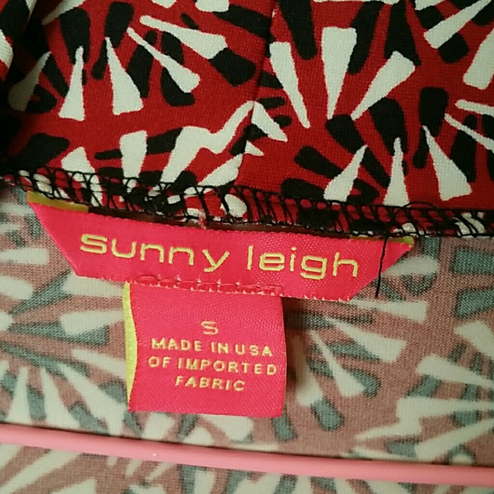 Sunny Leigh Top - Picture 2 of 2